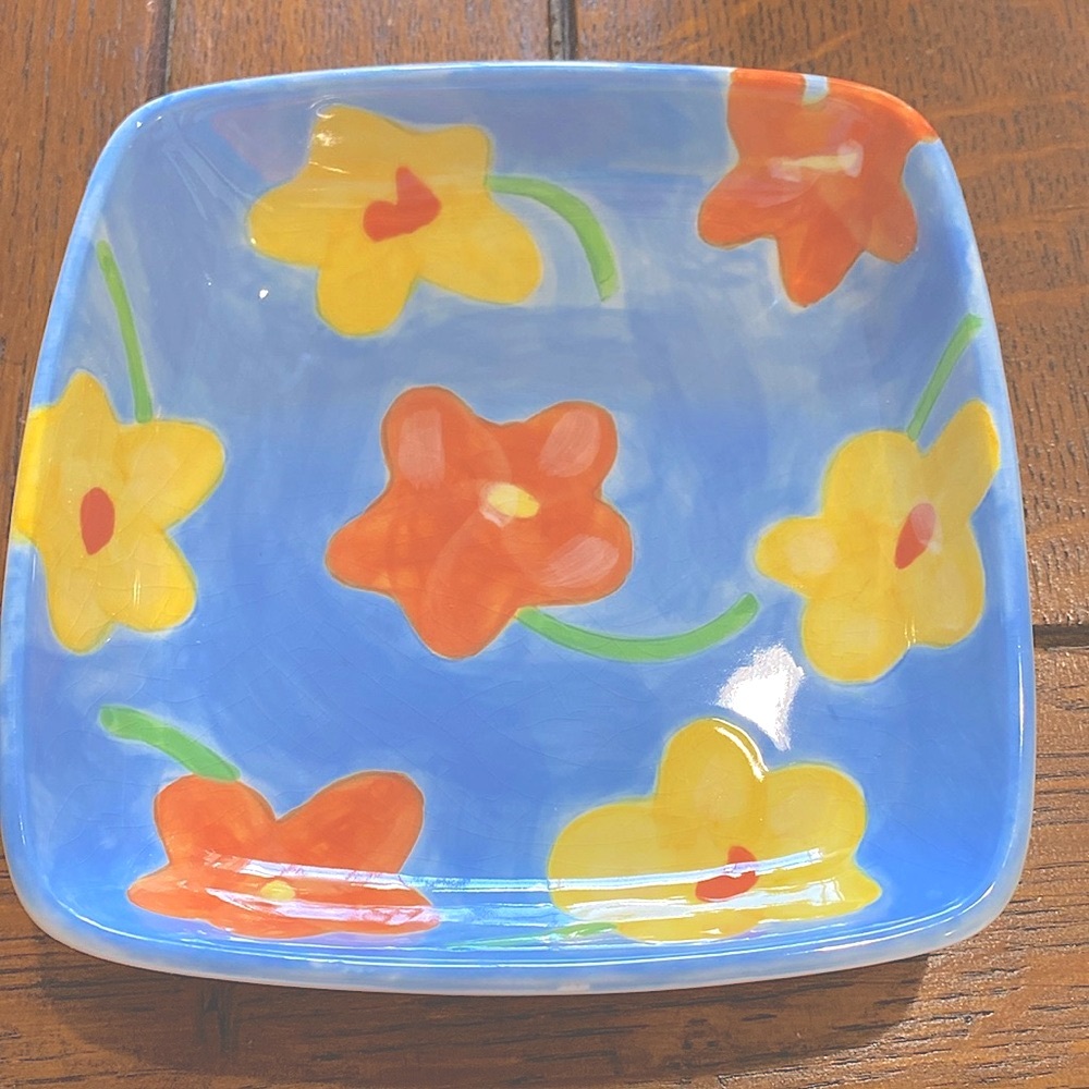 Vintage AVON Floral Periwinkle Ceramic Square Bowl. Great condition. Beautiful.